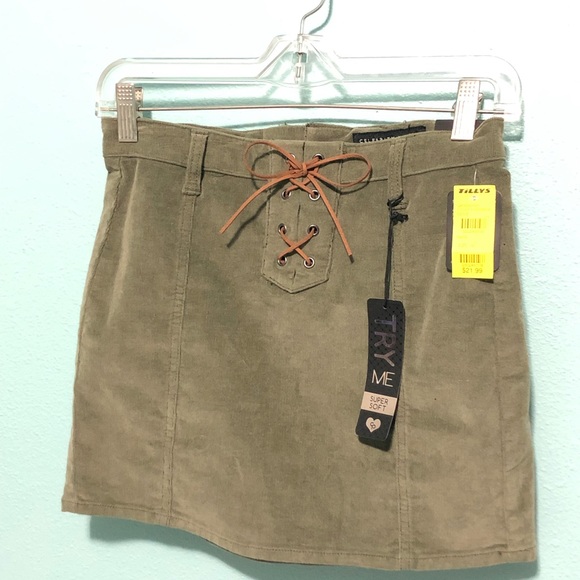 Army green mini skirt - Picture 2 of 4